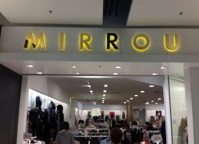 Mirrou Queensgate fit out